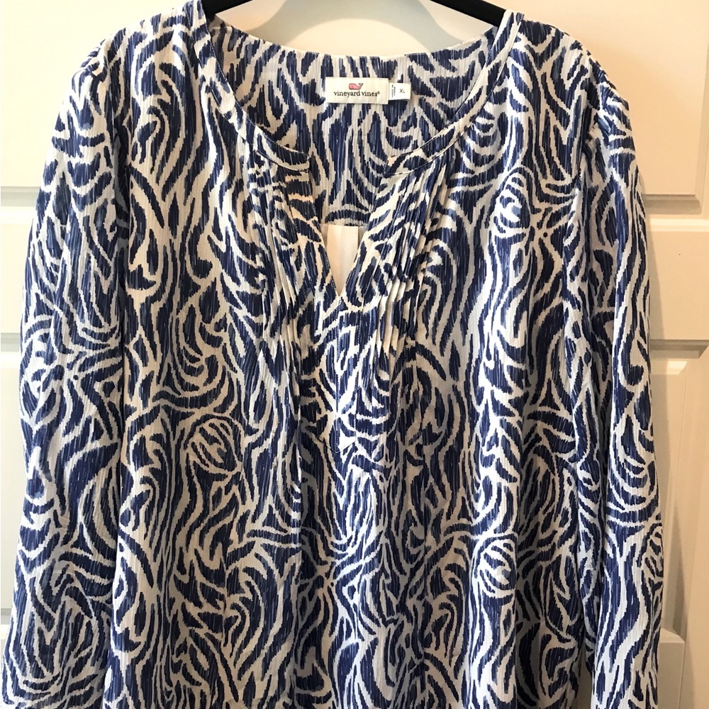 Vineyard Vines Blue and White Top